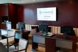 In touch (Internet Café)