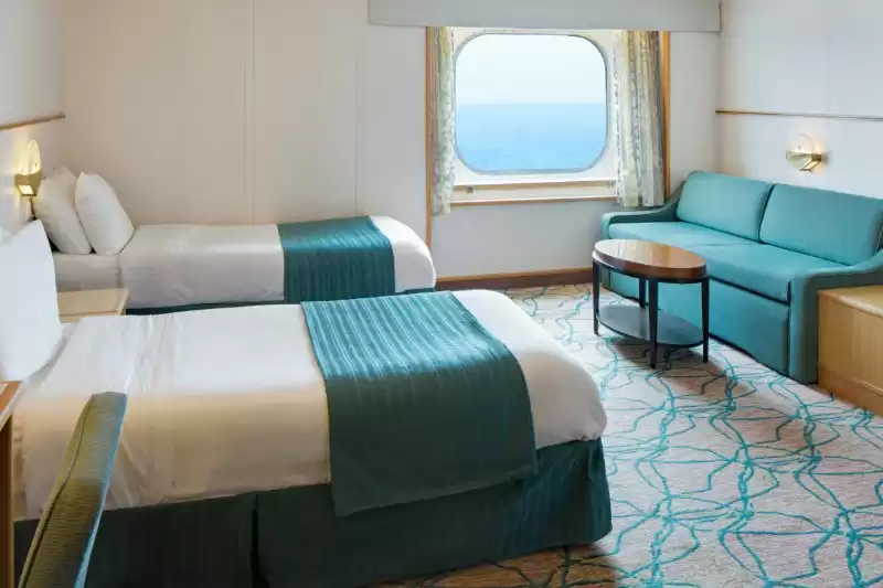 Cabina espaciosa con vista al mar